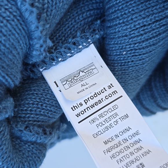 PATAGONIA Powder Town Beanie Pom Blue Wavy Pinecone Pattern Winter Hat NWT - Picture 7 of 7